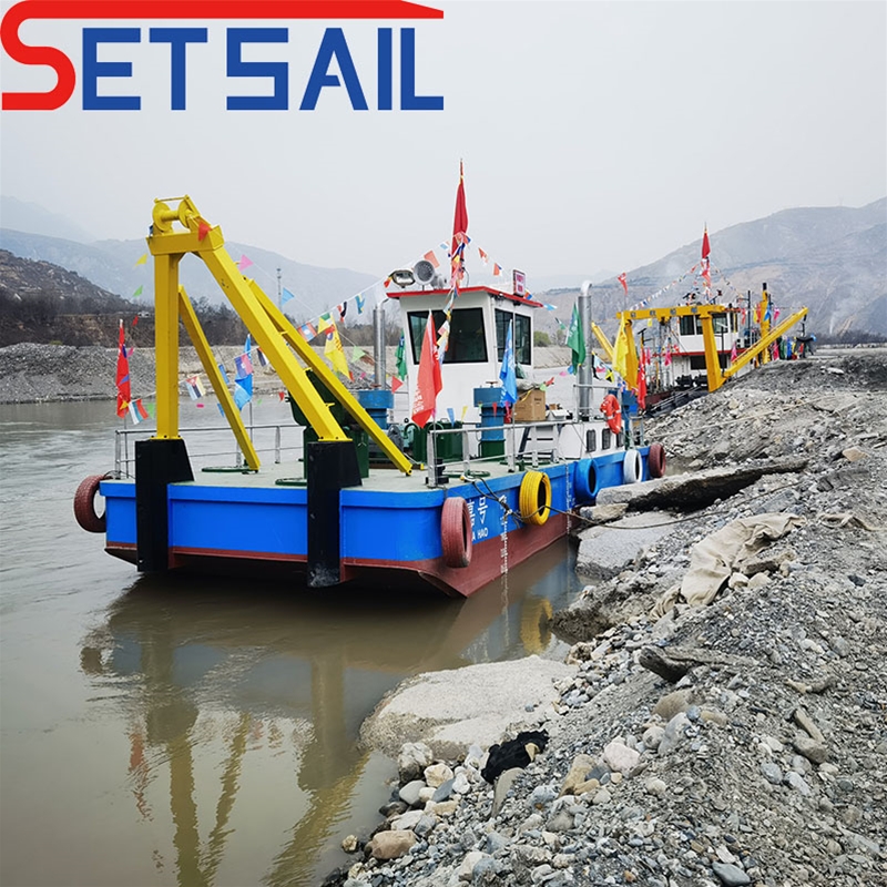 Service working boat