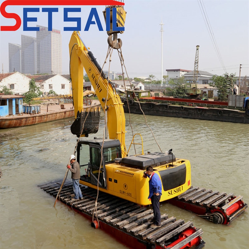 Amphibious cutter suction dredger